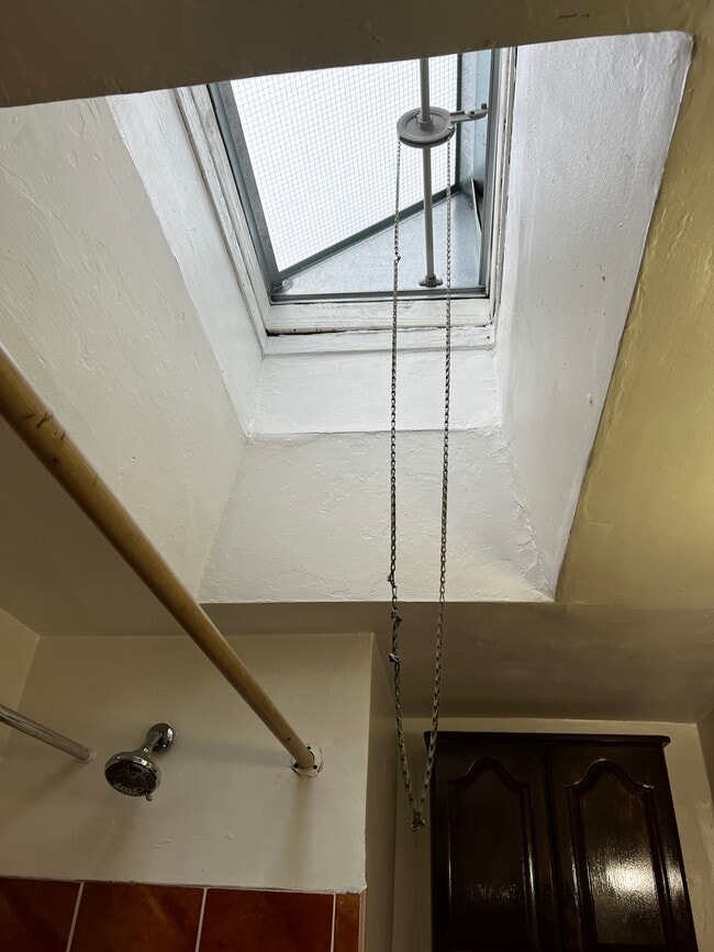 Building Photo - 1515 Benner St