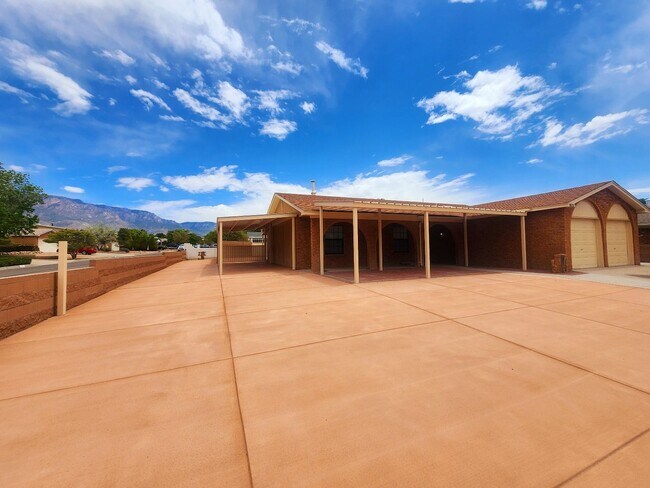 Building Photo - Heritage Hills Rental