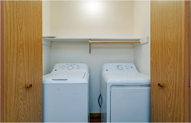 Building Photo - 16 North Ave