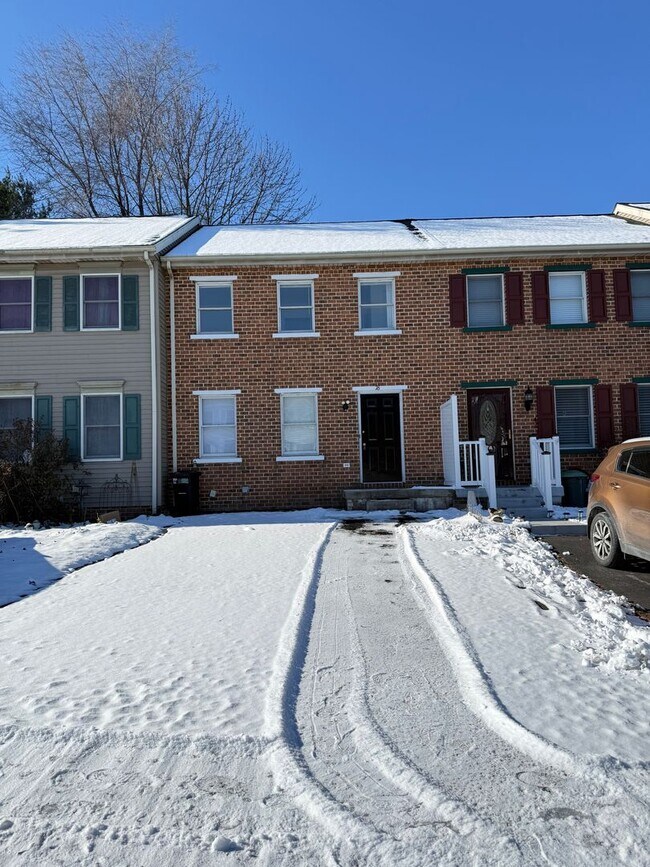 Building Photo - Beautiful 2-Bedroom 1.5 Bathroom Home in Elizabethtown School District!