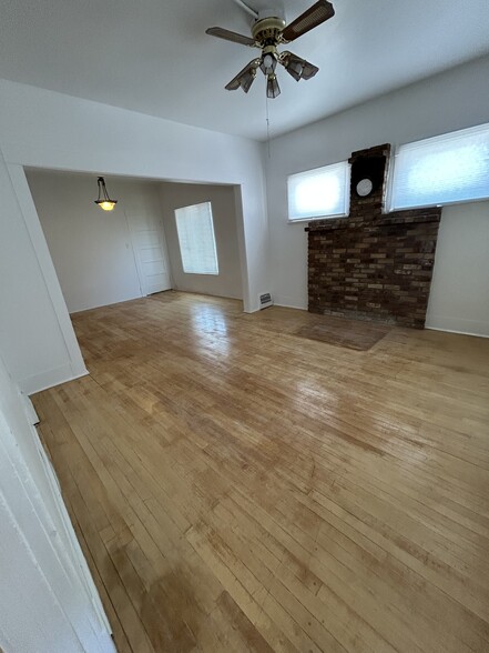 Building Photo - 800 6th Ave N