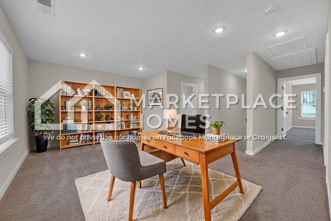 Building Photo - 170 Kings Wy