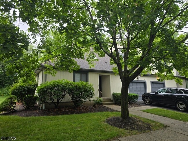 Building Photo - 41 Arbor Cir