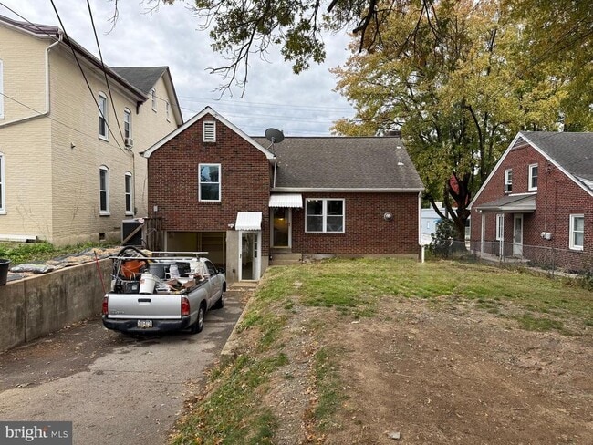 Building Photo - 313 W Lancaster Ave