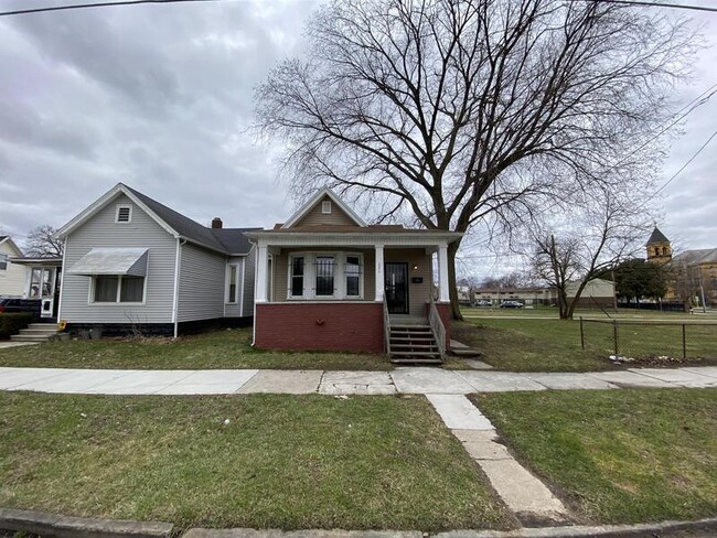 Building Photo - 2273 Mayville