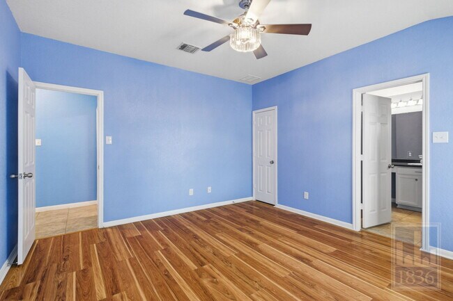 Building Photo - 432 Thunderstorm Ave