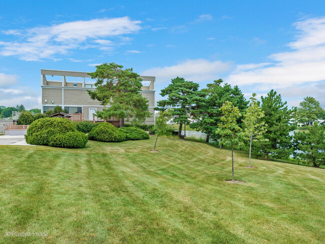 Building Photo - 721 Sunfish-