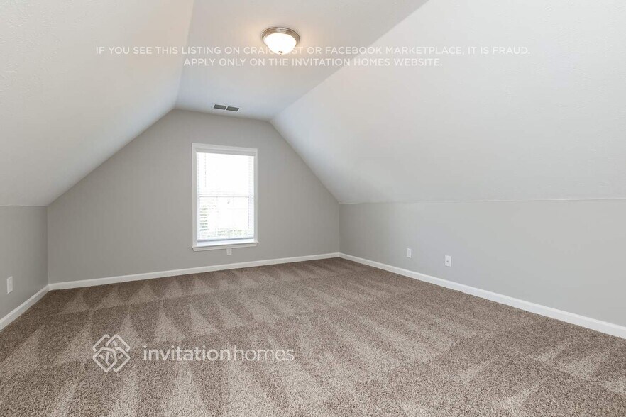 Building Photo - 3058 Kirkwood Dr NW