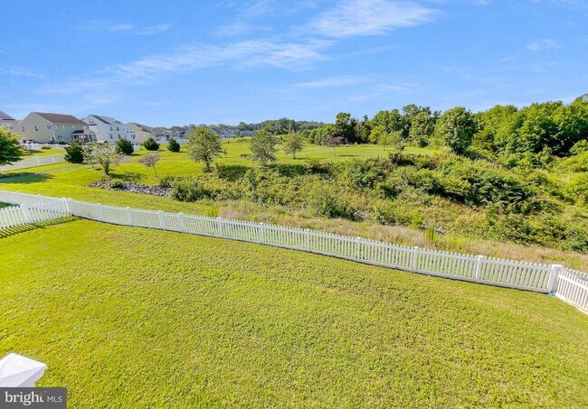 Building Photo - 23246 Lindsay Dr