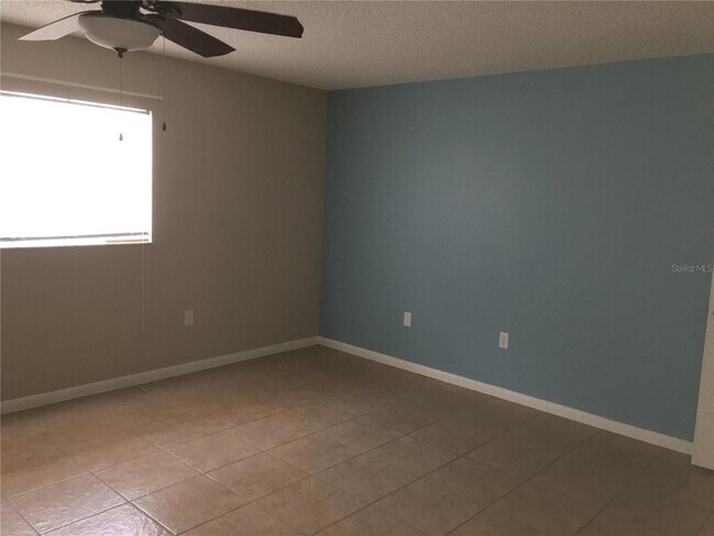 Building Photo - 210 SE 53rd Ct