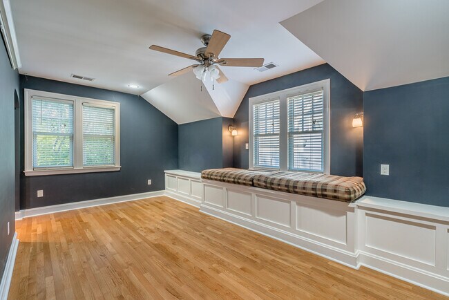 Building Photo - 1876 Crump Ave