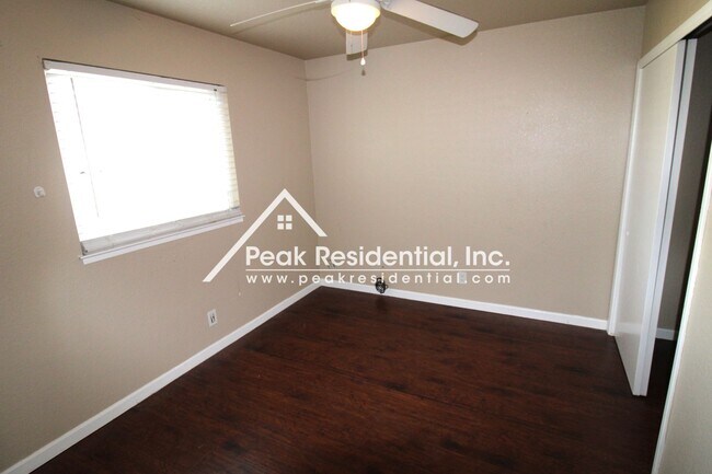 Building Photo - A Beautiful Elk Grove 4bd/2.5ba Home with ...