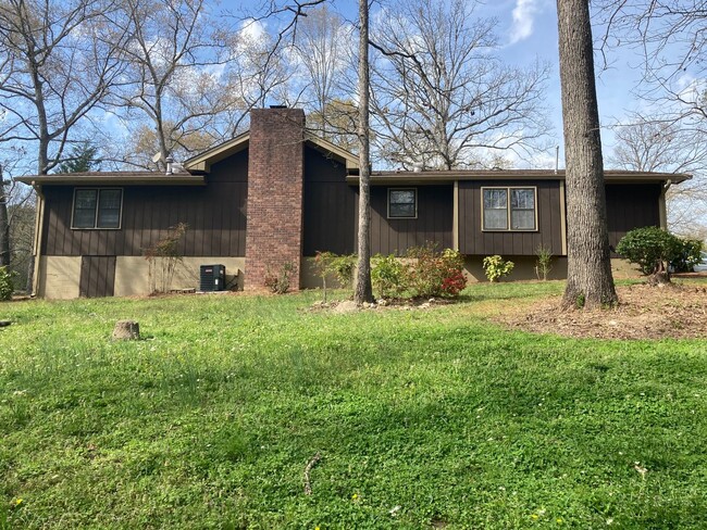 Building Photo - Cozy 3/2 House in East Rome- $1,695