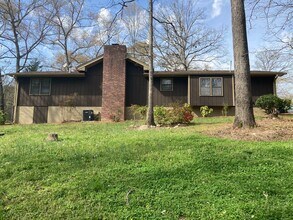 Building Photo - Cozy 3/2 House in East Rome- $1,695