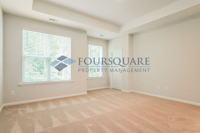 Building Photo - End Unit Townhome | 2nd Floor Loft | Washe...
