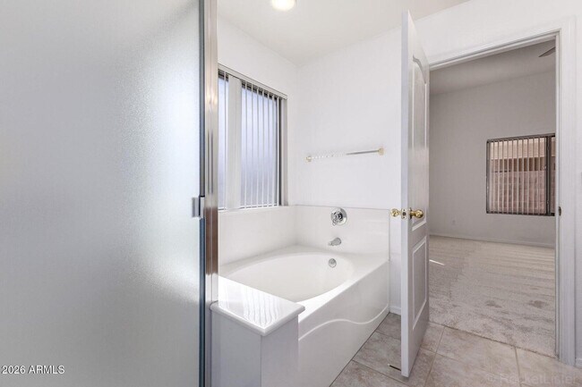 Building Photo - 15847 W Saguaro Ln