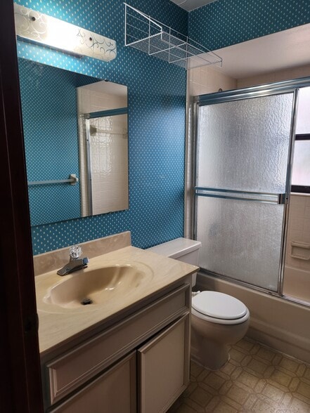 Building Photo - 415 Shangri La Cir