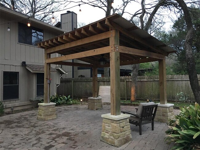 Building Photo - 12304 Boneta Cove