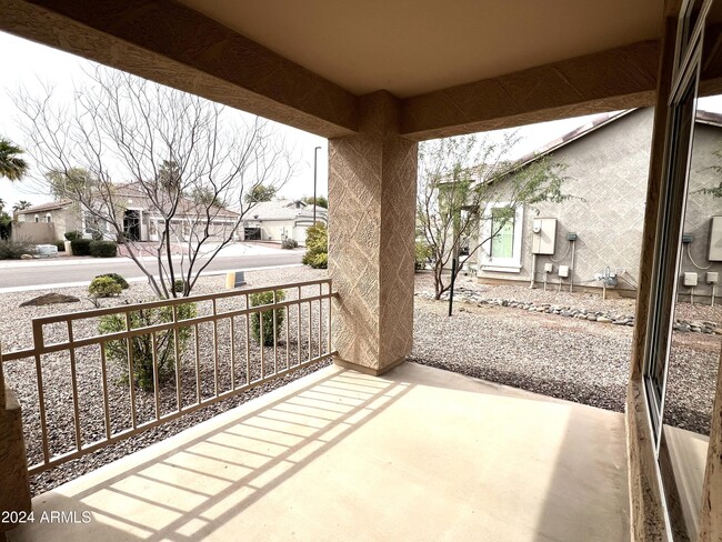 Building Photo - 3464 E Thornton Ave