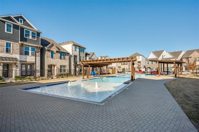 Building Photo - 8025 Glenview Dr