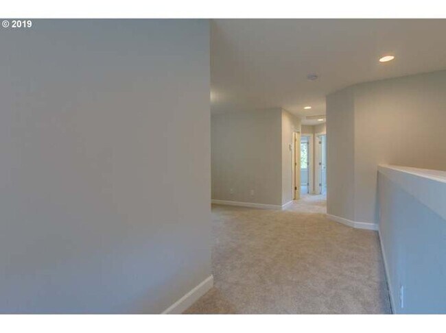 Building Photo - Beautiful home in gated community