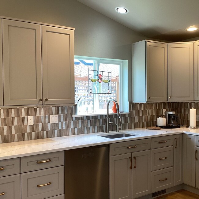 Building Photo - Charming Mukilteo Rambler in Fair Harbor