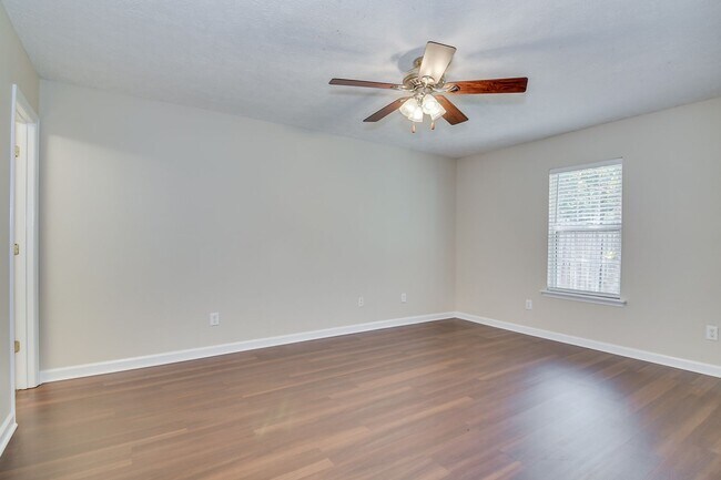 Building Photo - 721 Faircloth Ct