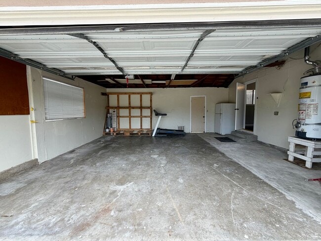 Building Photo - 7616 Dartmoor Ave