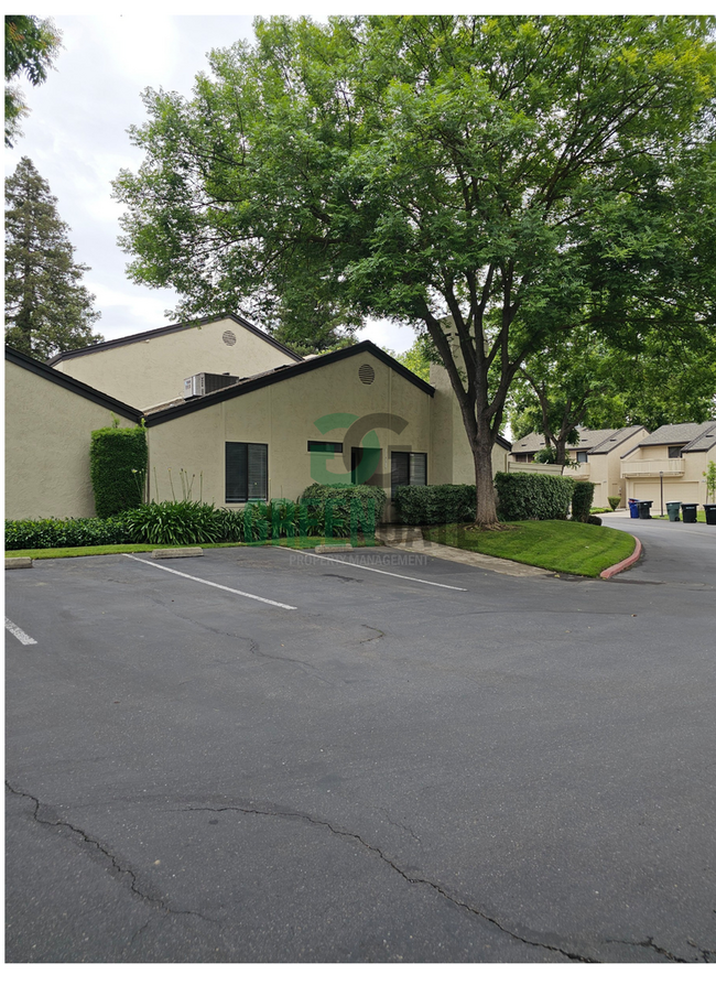 Building Photo - 1108 Cedar Creek Dr