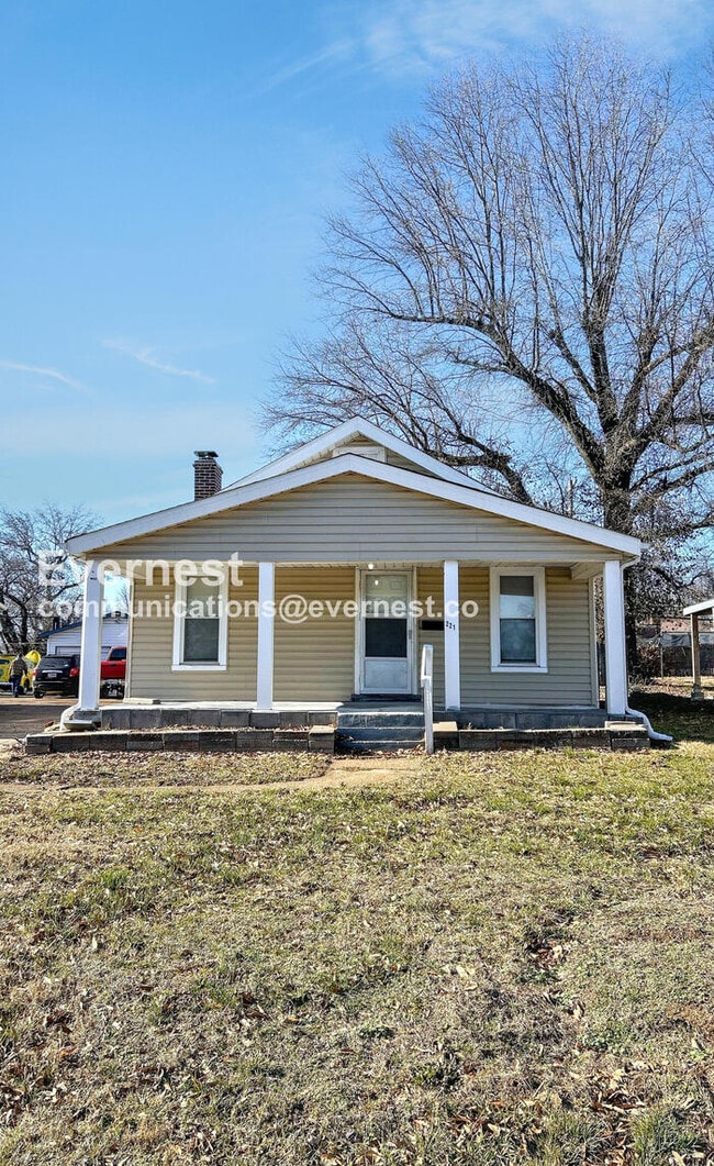 Building Photo - PROMO: Get HALF month’s rent free when you sign the lease TODAY! / 3 Bed, 1 Bath Home with Off-St...