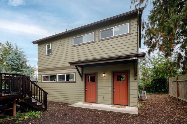 Building Photo - 5532 NE 31st Ave