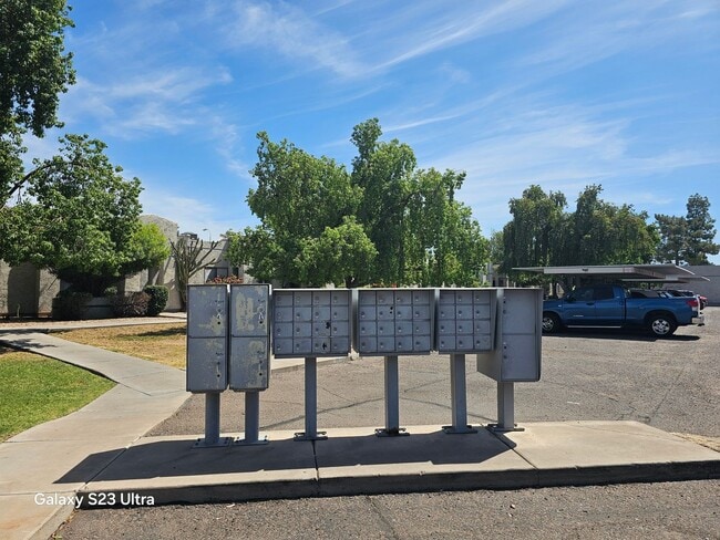 Building Photo - FREE RENT  INTERESTED??  Welcome nearly new, updated single-level patio home