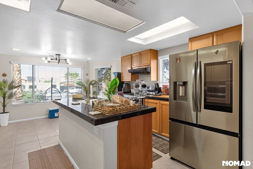 Building Photo - 16460 Ave Gracia