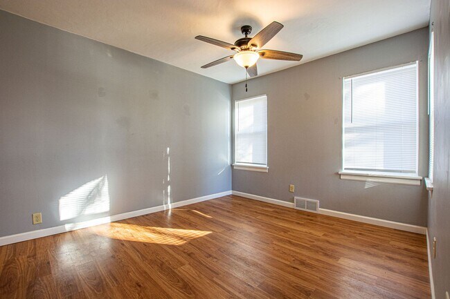 Building Photo - 62-63 Country Club Rd.