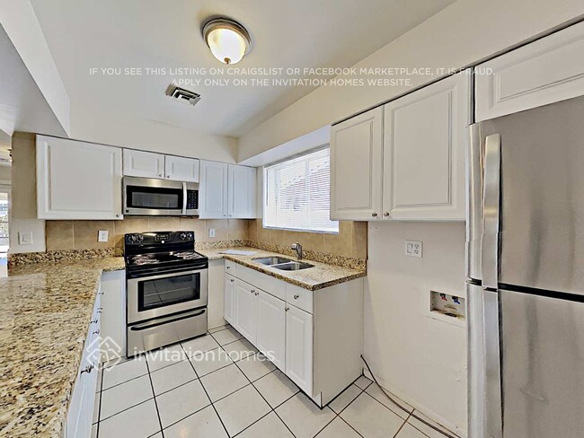 Building Photo - 7149 W Cavalier Dr