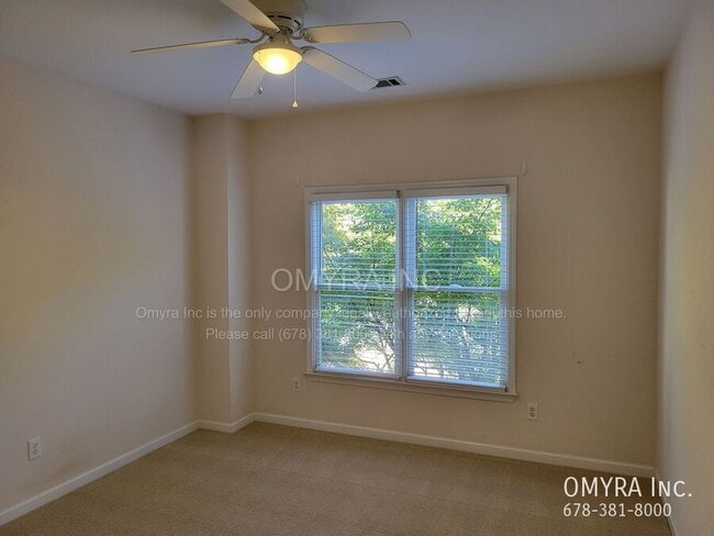 Building Photo - Gorgeous 5 Bedroom House in Peachtree Corners!