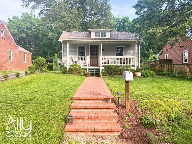 Building Photo - 1608 Mulberry Ave