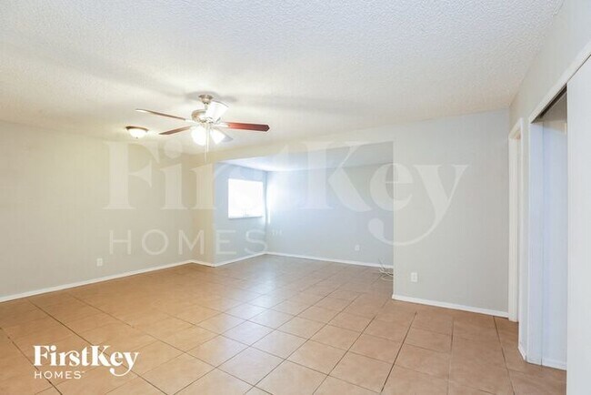 Building Photo - 5214 S 44th Pl