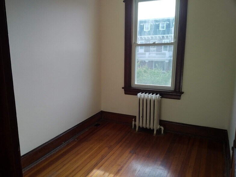 Building Photo - 3630 Warder St NW