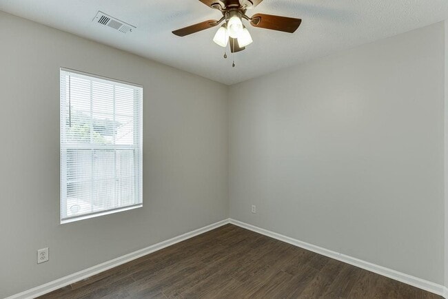 Building Photo - 2195 Oakland Spring Dr