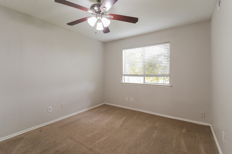 Building Photo - 16111 Rosenridge Dr