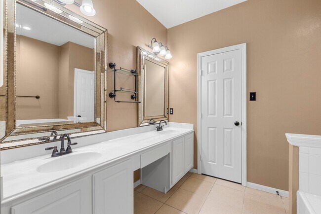 Building Photo - 70 Harvest Wind Pl