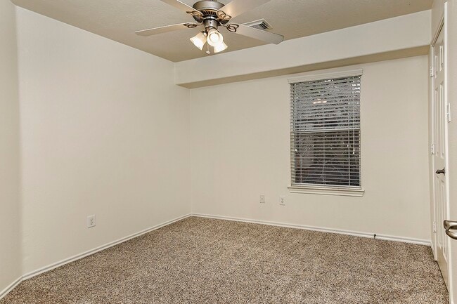 Building Photo - 51 Wickerdale Pl