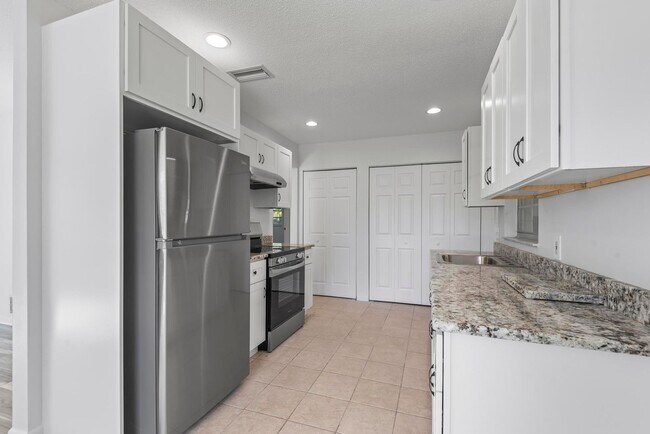 Building Photo - 1335 S Flagler Ave