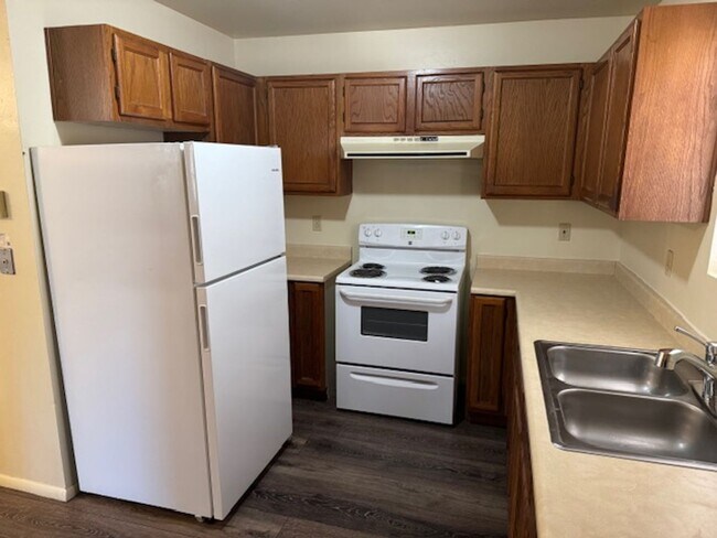 Building Photo - 4800 N Arnold Dr