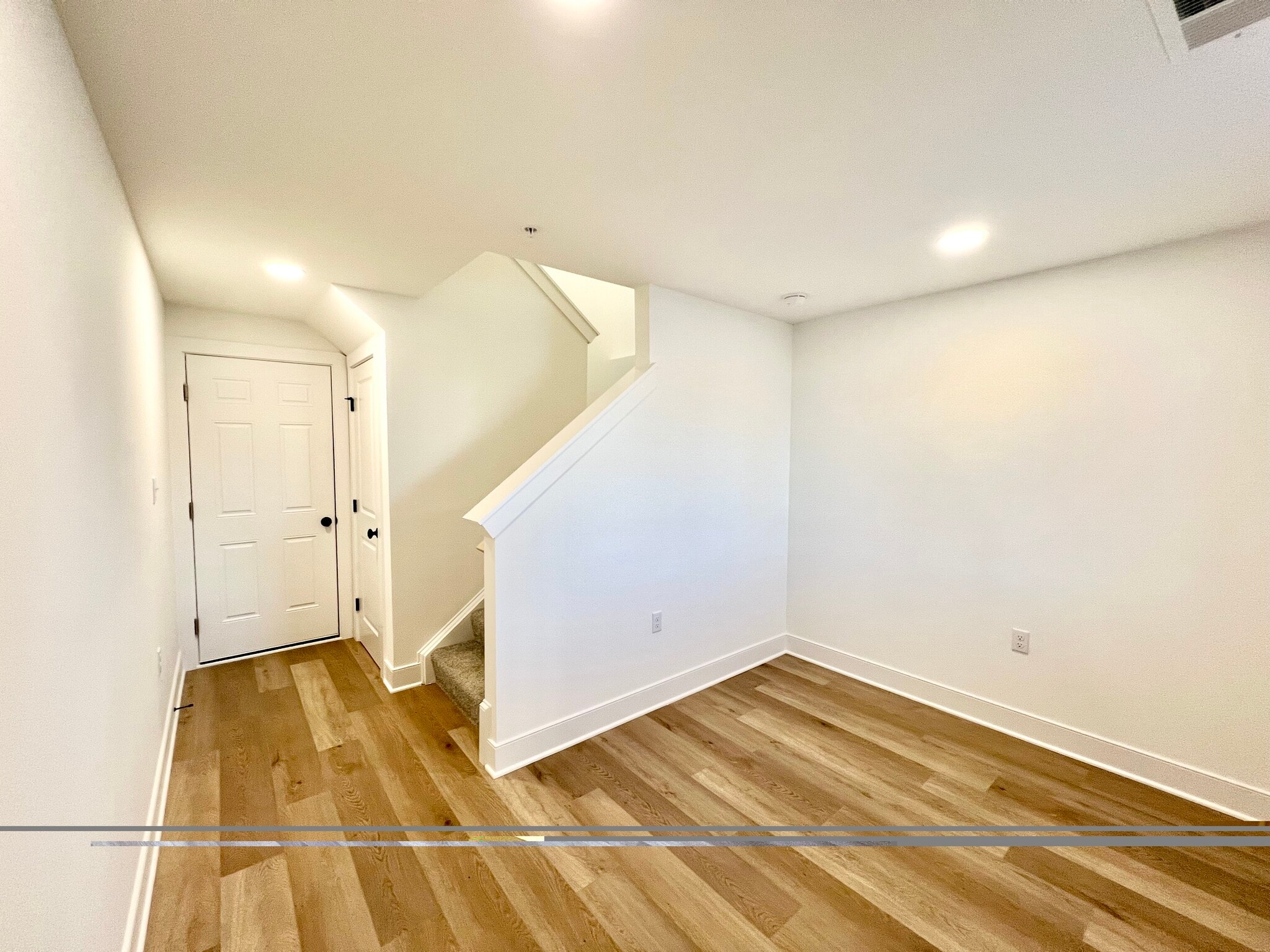 Building Photo - 401 Cranford Way