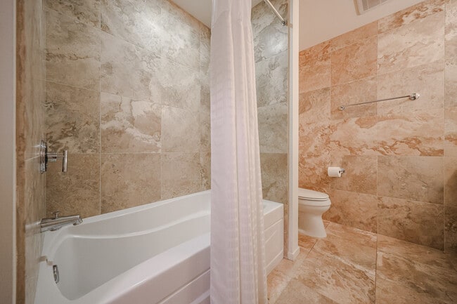 Building Photo - 7121 E Rancho Vista Dr