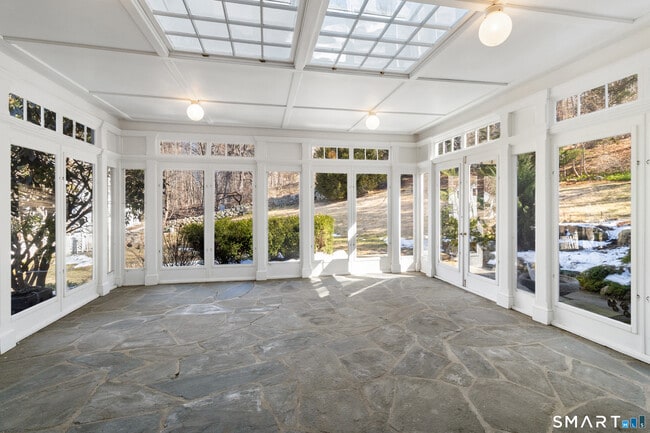 Building Photo - 145 Lyons Plain Rd