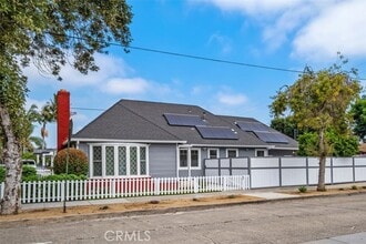 Building Photo - 1345 S Parton St
