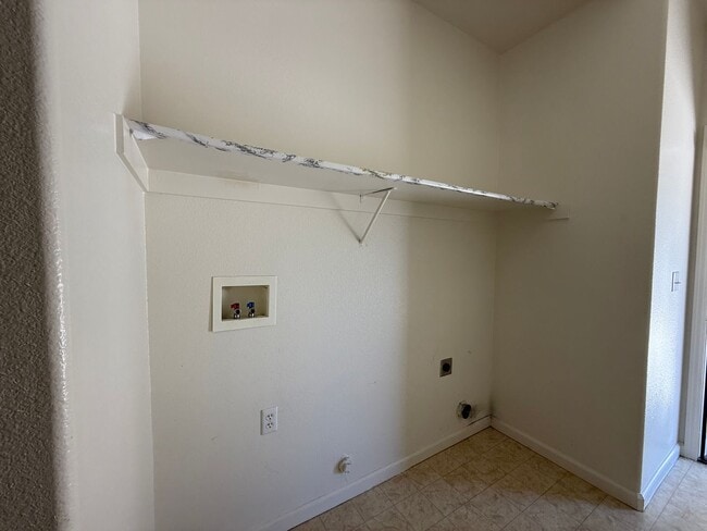 Building Photo - 2463 Pheasant Hollow Dr